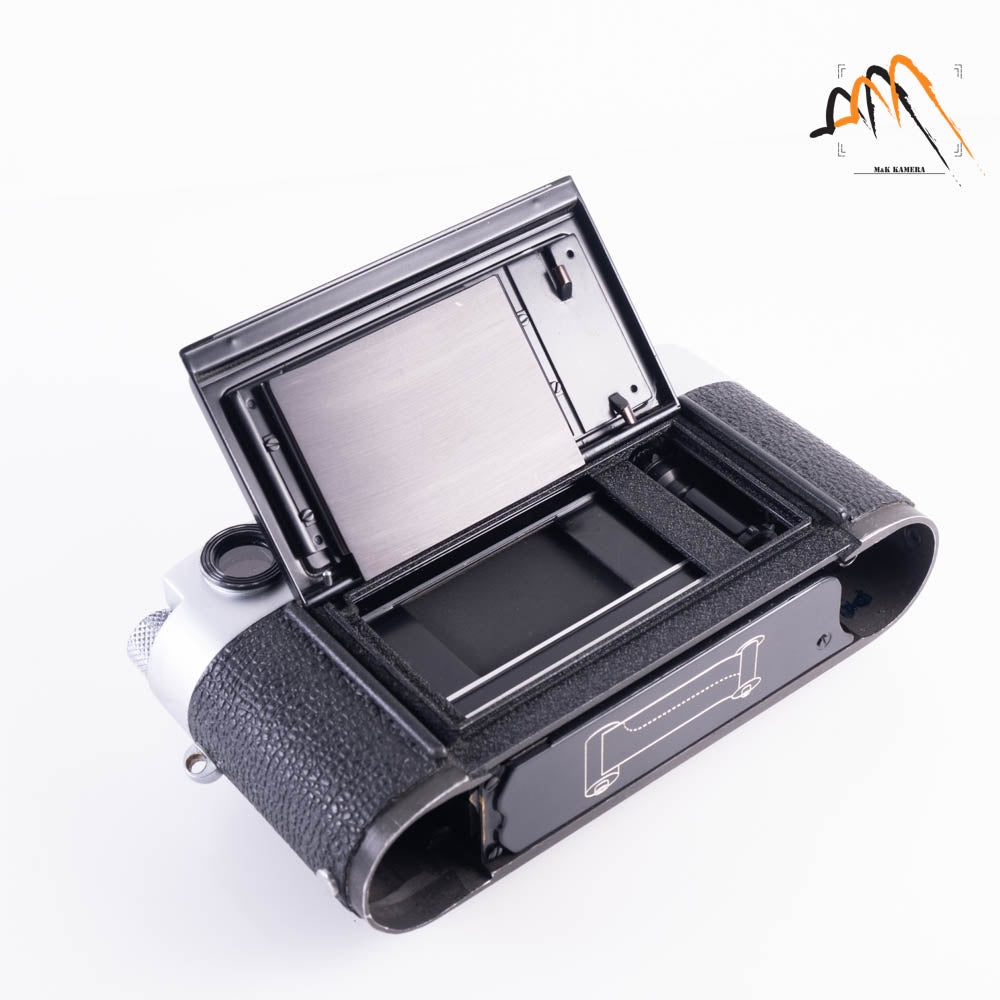 Leica M2 Silver Film Rangefinder Camera #87857