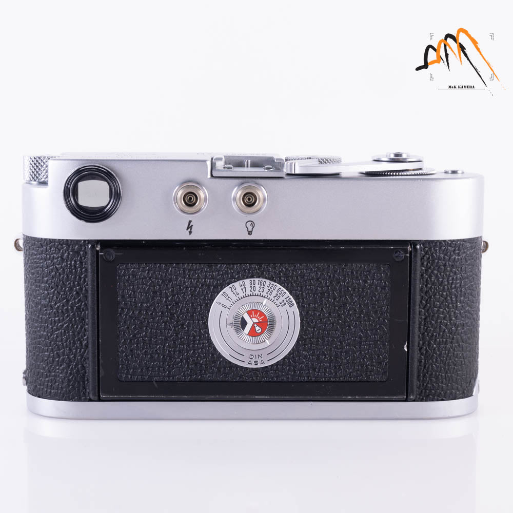Leica M2 Silver Film Rangefinder Camera #87857