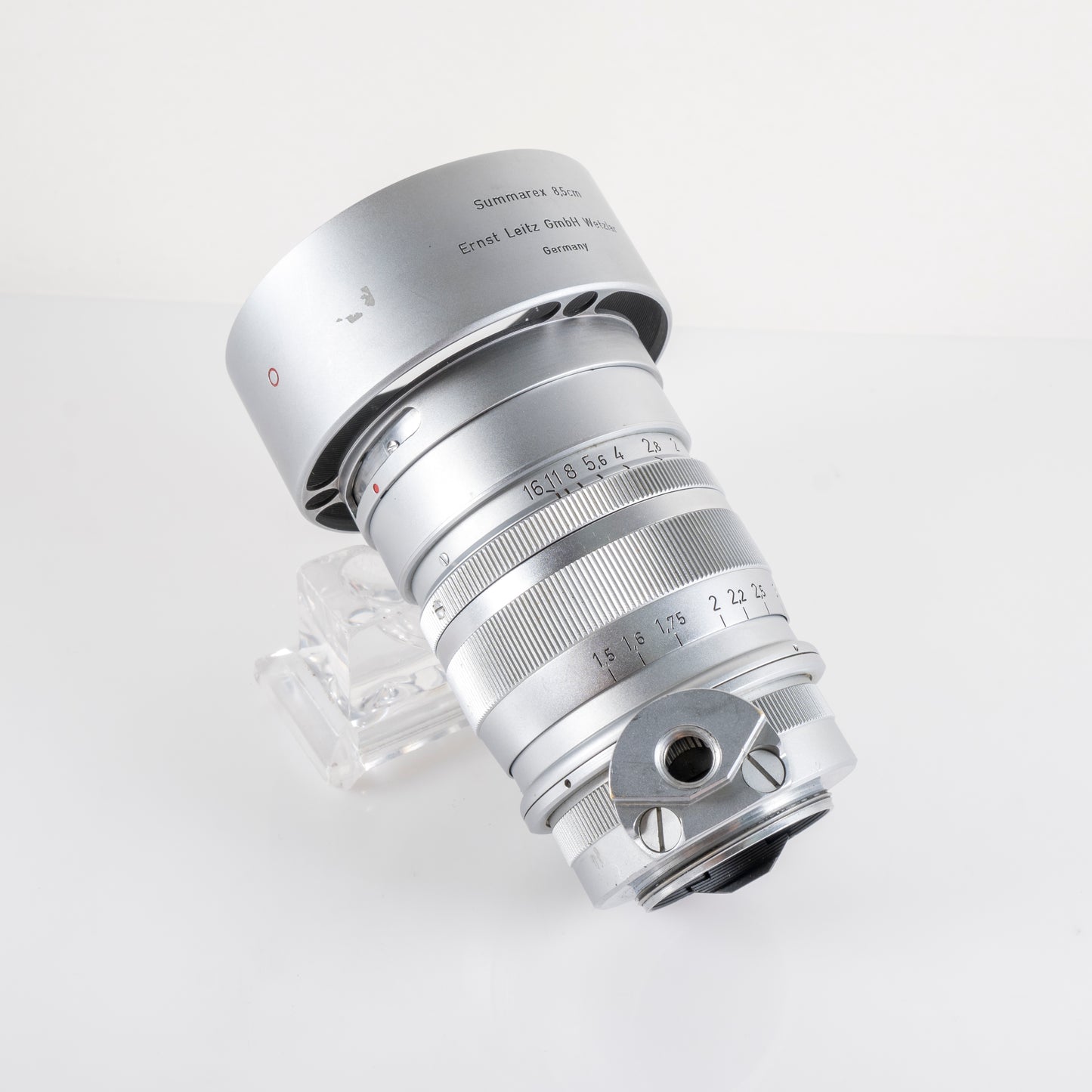 Leica Summarex L39 85mm/F1.5 with hood #11926