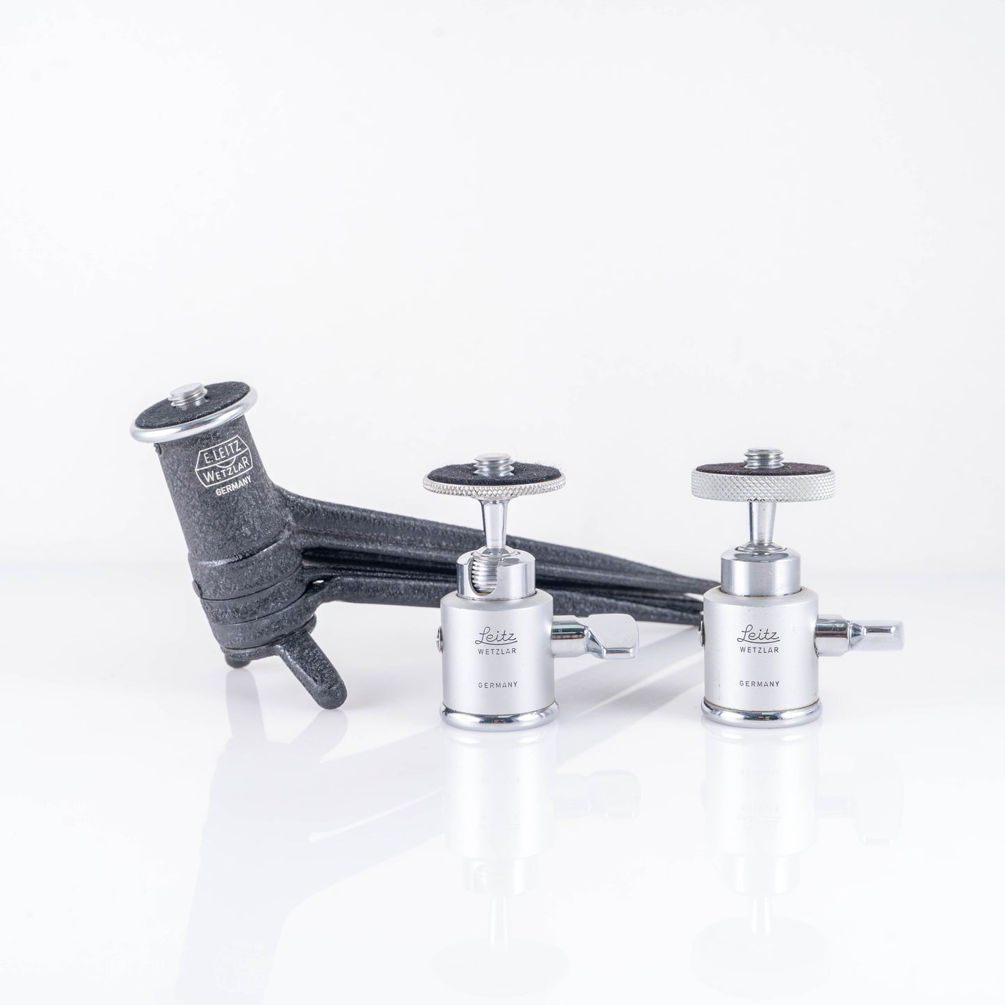 Leica Vintage Black Crinkle Finish Table-top Tripod for M Camera #11046