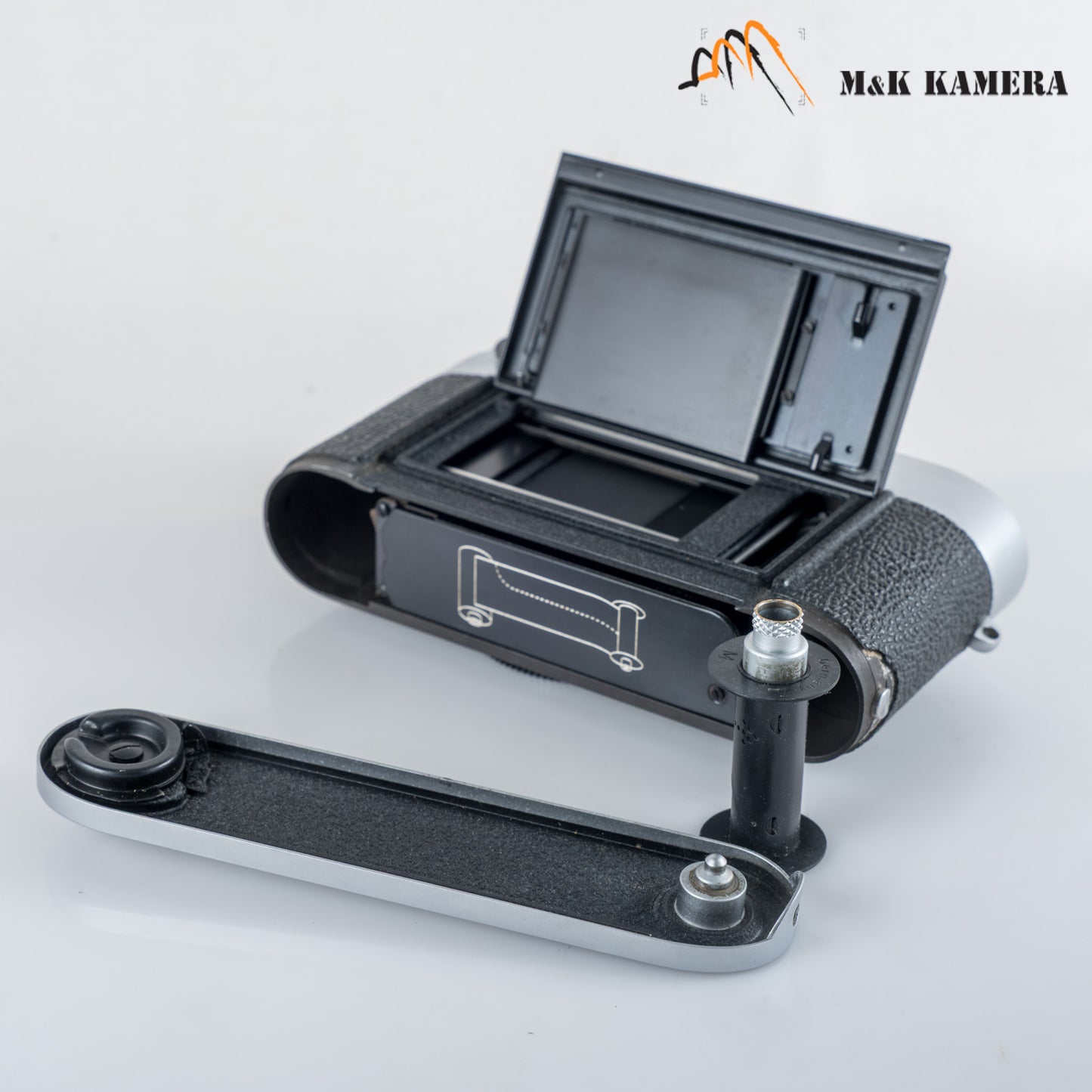 Leica M2 Silver Film Rangefinder Camera #24001