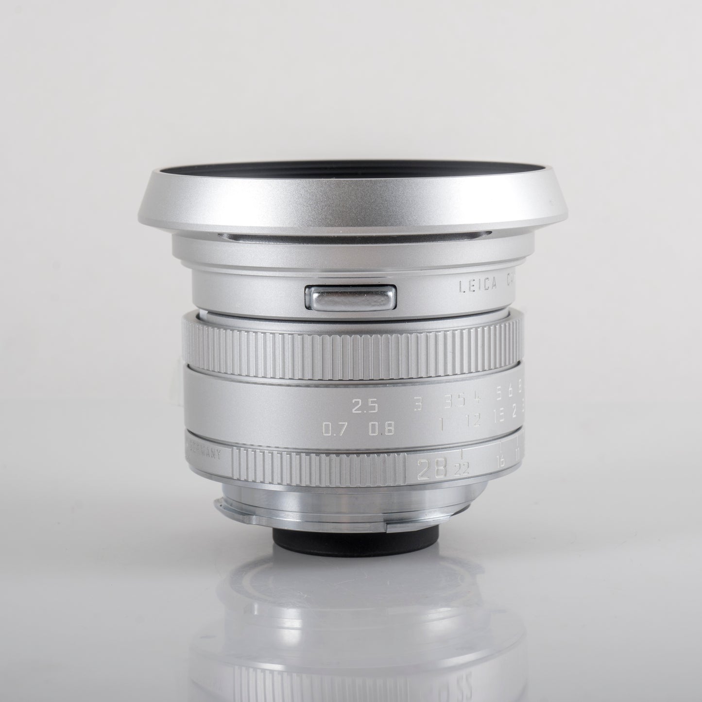 Leica Elmarit-M 28mm/F2.8 E39 Asph 11664 Silver Lens Yr.2009 Germany 11664 #88689